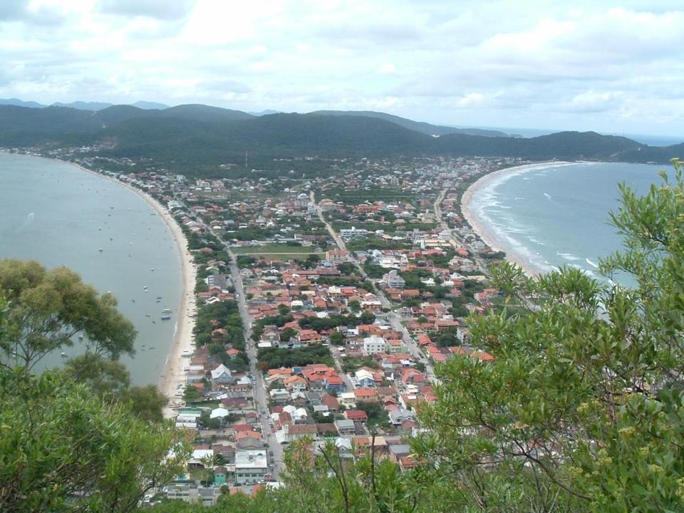 Casa De Praia Em Bombinhas Beach House Exterior photo